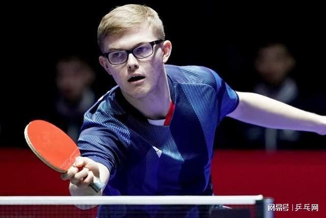 卫体系中担 卫体系中担