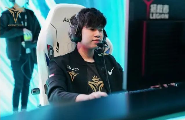 全能的中场 全能的中场