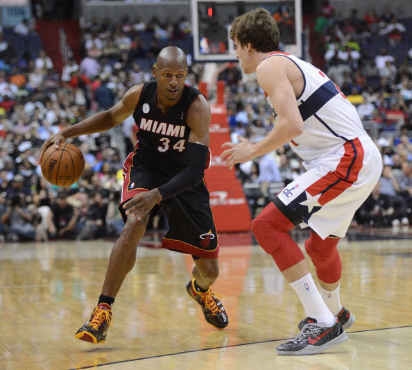 韦德：季后赛吉米不只是外号 我现在看到一个能拿总冠军的巴特勒