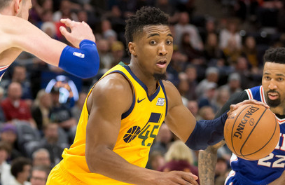 居于首发阵 居于首发阵